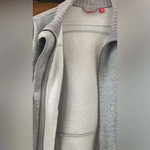 Puma light gray shacket size XS - Picture 5 of 12